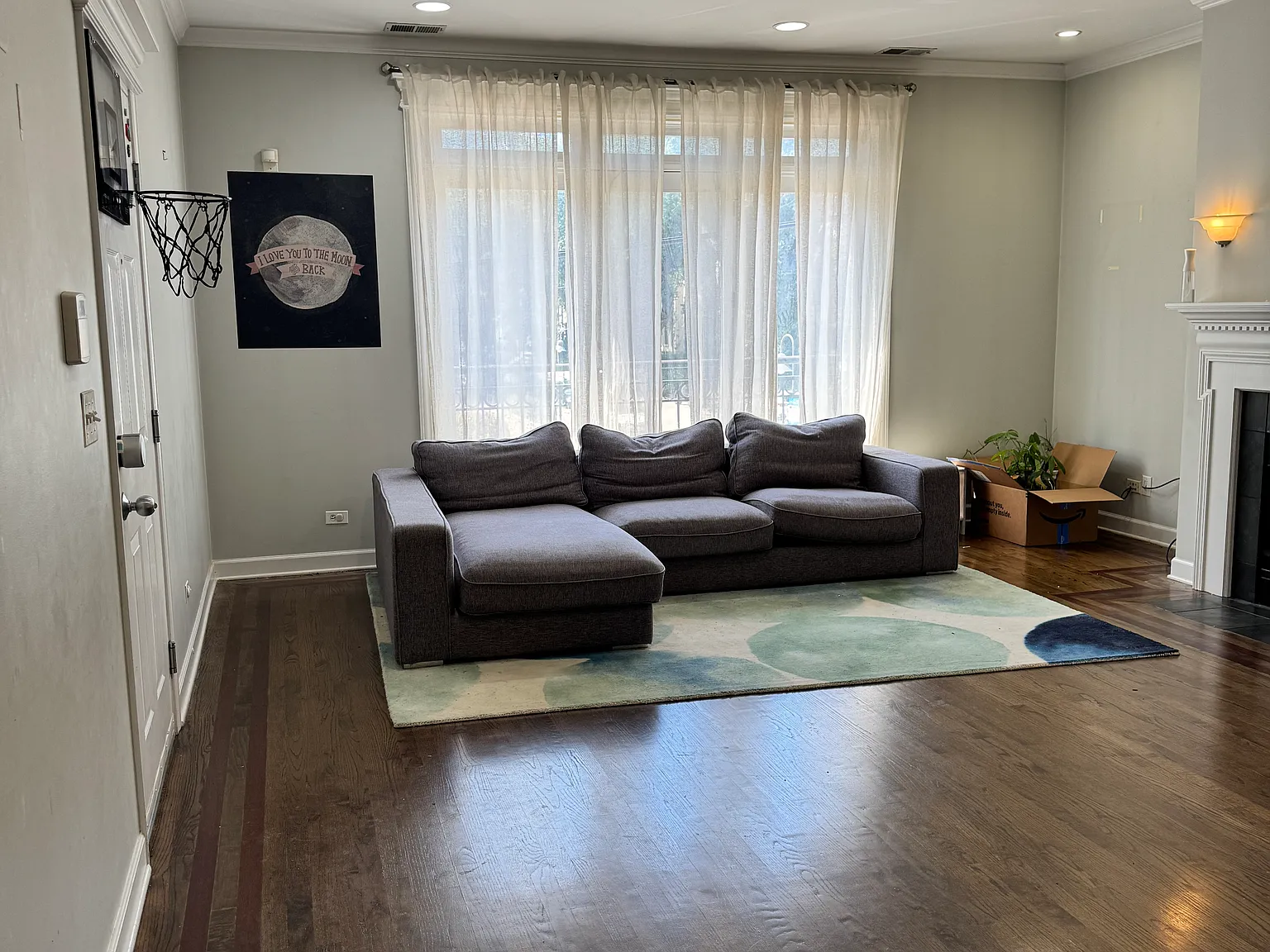 3 bed, 1800 sqft, $5,200 — Photo 3