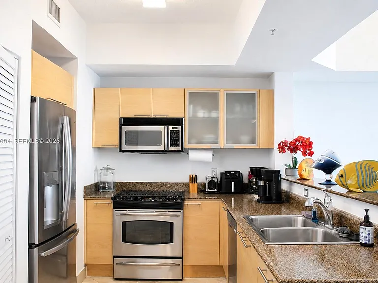 16699 Collins Ave #1003 — Photo 14