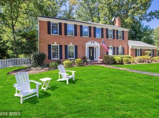 9019 Edgepark Rd, Vienna, VA 22182