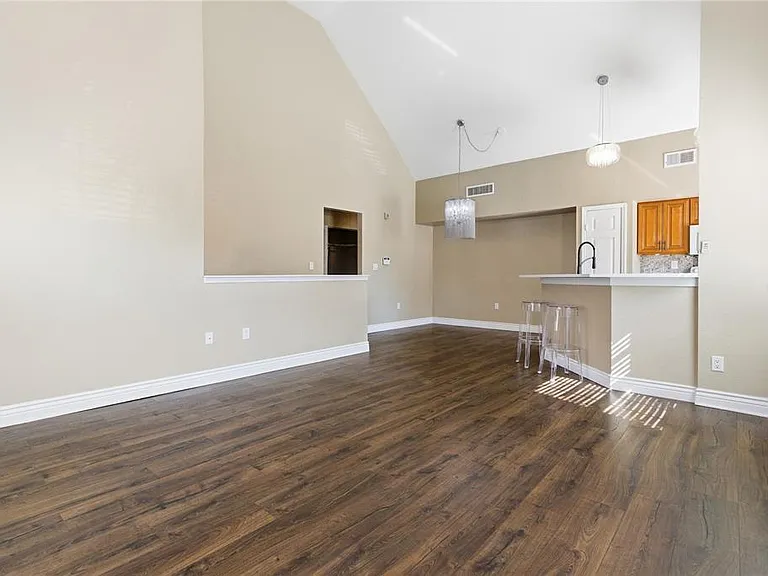 9646 Lake Chase Island Way #9646 — Photo 3
