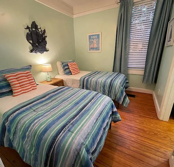 702 Someruelus St — Photo 14