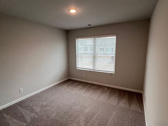 5th image of 11651 Chatham Dr