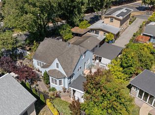 1813 W Middlefield Rd, Mountain View, CA 94043