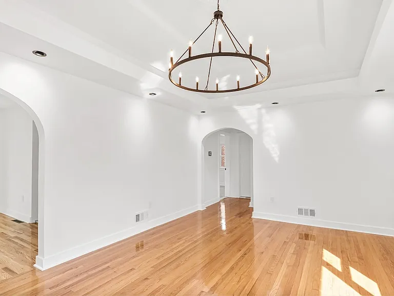 14 Columbus Ave — Photo 11