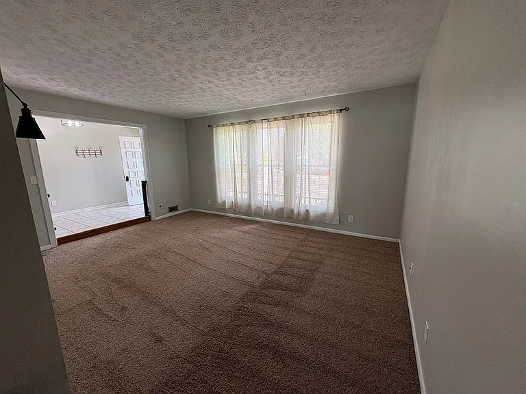 2087 Granada Dr — Photo 7