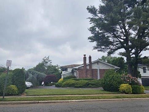 2nd image of 2 Sullivan Dr