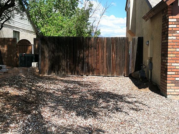 3rd image of 7870 N Roundstone Dr