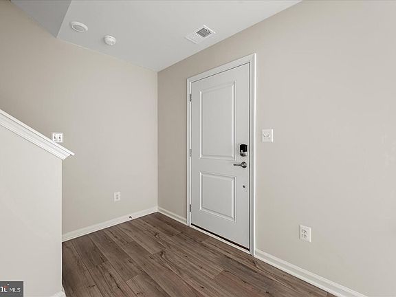 5th image of 409 18th Ave