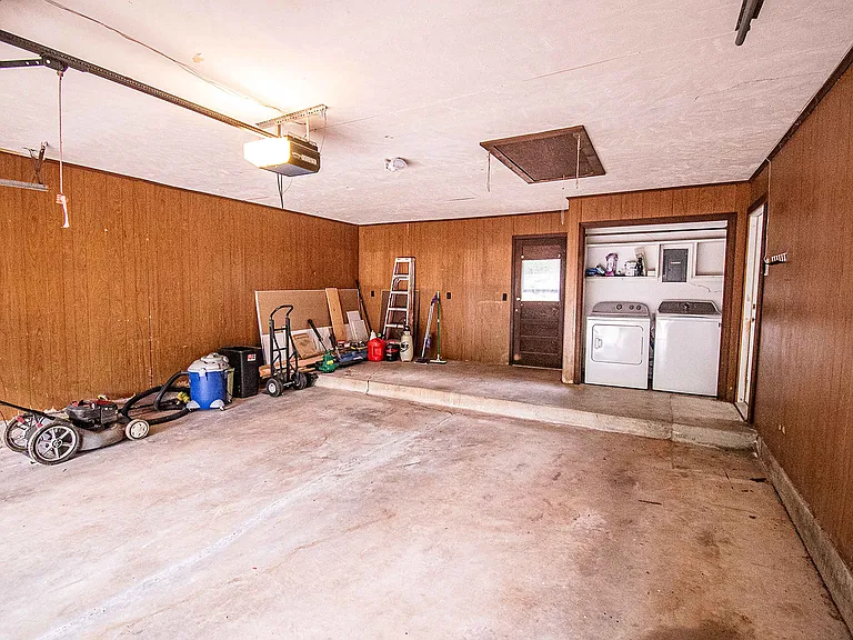 123 N Grandview St — Photo 16