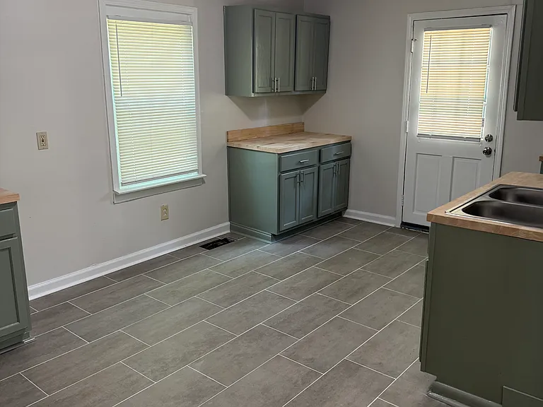 1730 S Sutton Dr — Photo 4