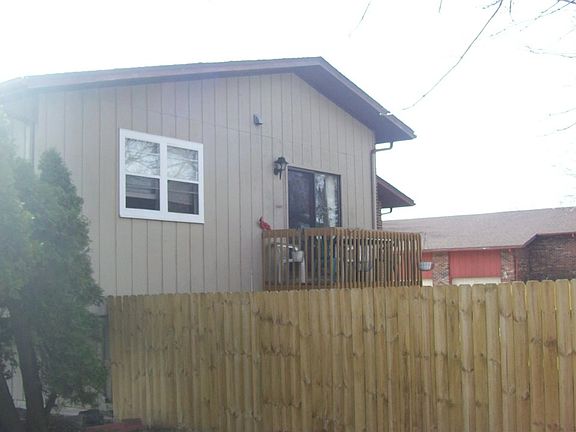5th image of 447 E Hillcrest Dr #449