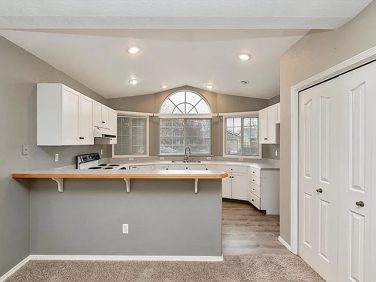 4245 S Danridge Ave — Photo 13