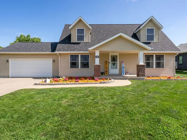 208 3rd St, Durant, IA 52747