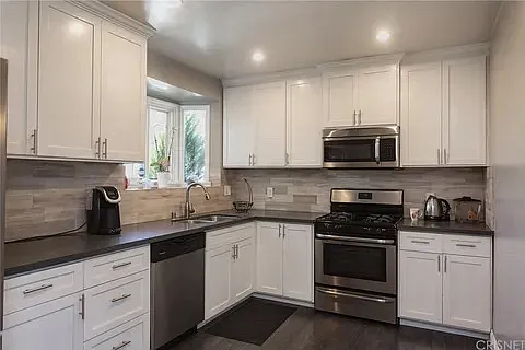 7344 Topeka Dr — Photo 5