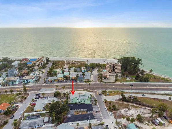 107 127th Ave #B, Treasure Island, FL 33706