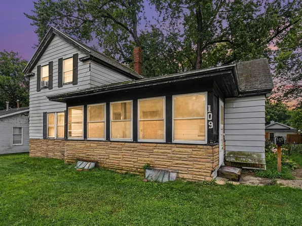 109 W Chicago St, Buchanan, MI 49107