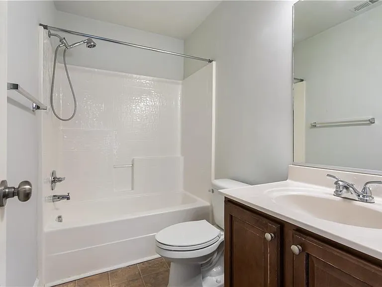 60 Manilla Ln — Photo 18