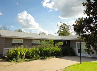 926 Hillcrest Dr, Graham, TX 76450