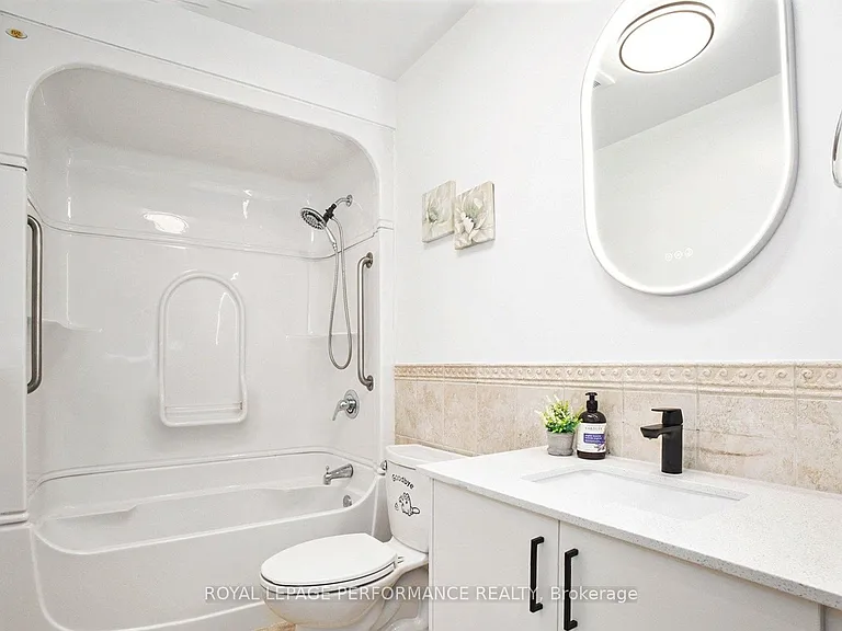 33 Majestic Dr — Photo 16