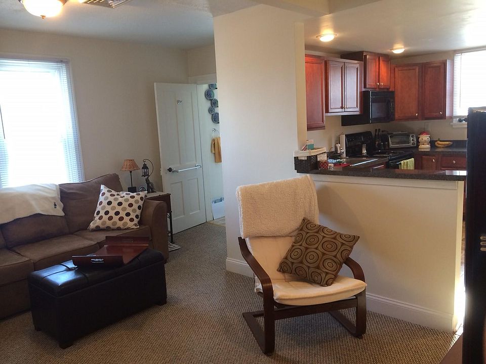 2nd image of 200 N 2nd St APT 2