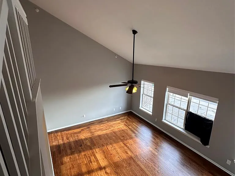 4240 Maple St — Photo 5