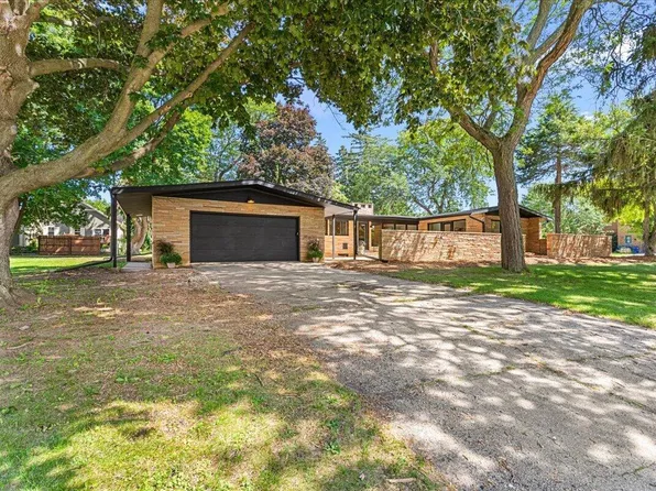 1550 11th AVENUE, Grafton, WI 53024