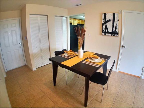 4th image of 716 NE 85th St APT 205