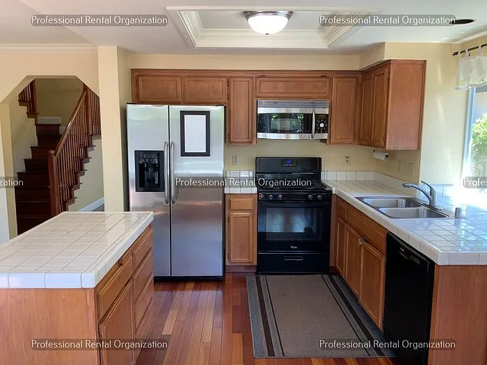4 bed, 3.0 bath, 1864 sqft, $3,950 — Photo 4