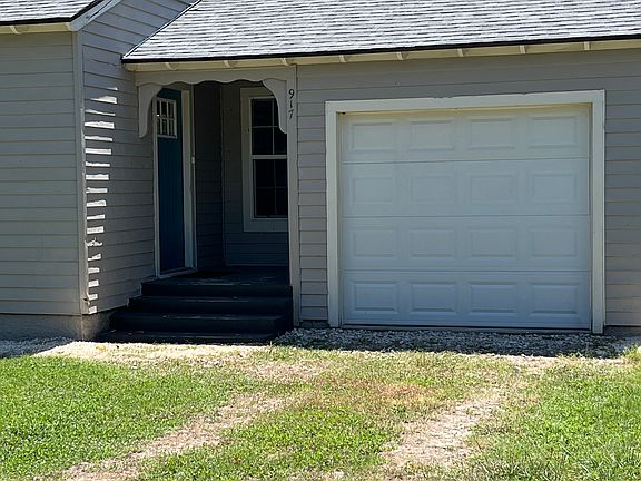3rd image of 917 Duval Ct