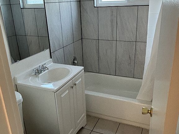 4th image of 4070 32nd St APT 3
