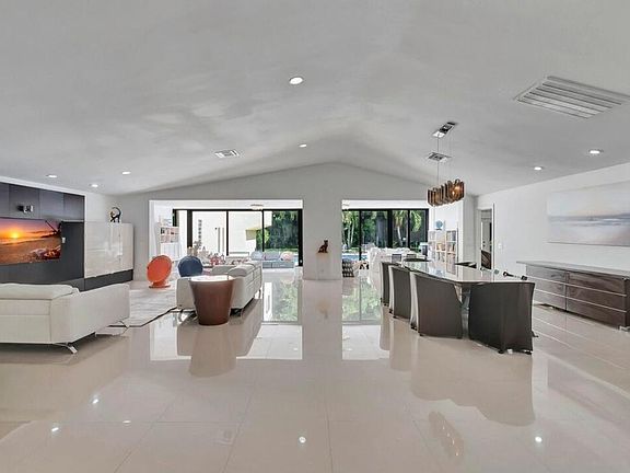 3rd image of 6555 SERENA Lane