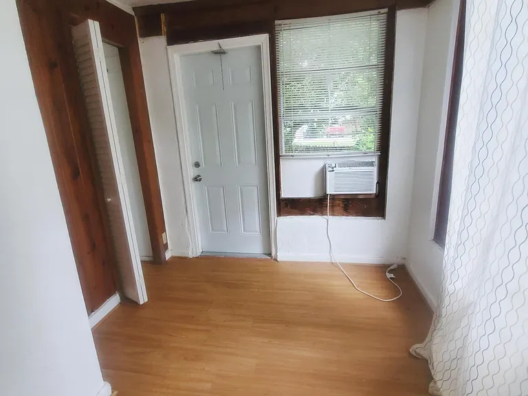 715 SE 14th Ct — Photo 8
