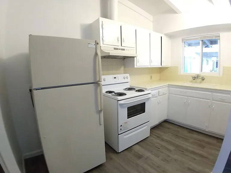 222 N Effie St — Photo 6