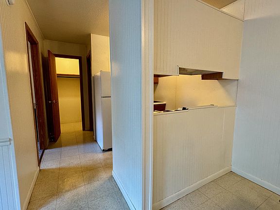 2nd image of 1007 E Park St #22