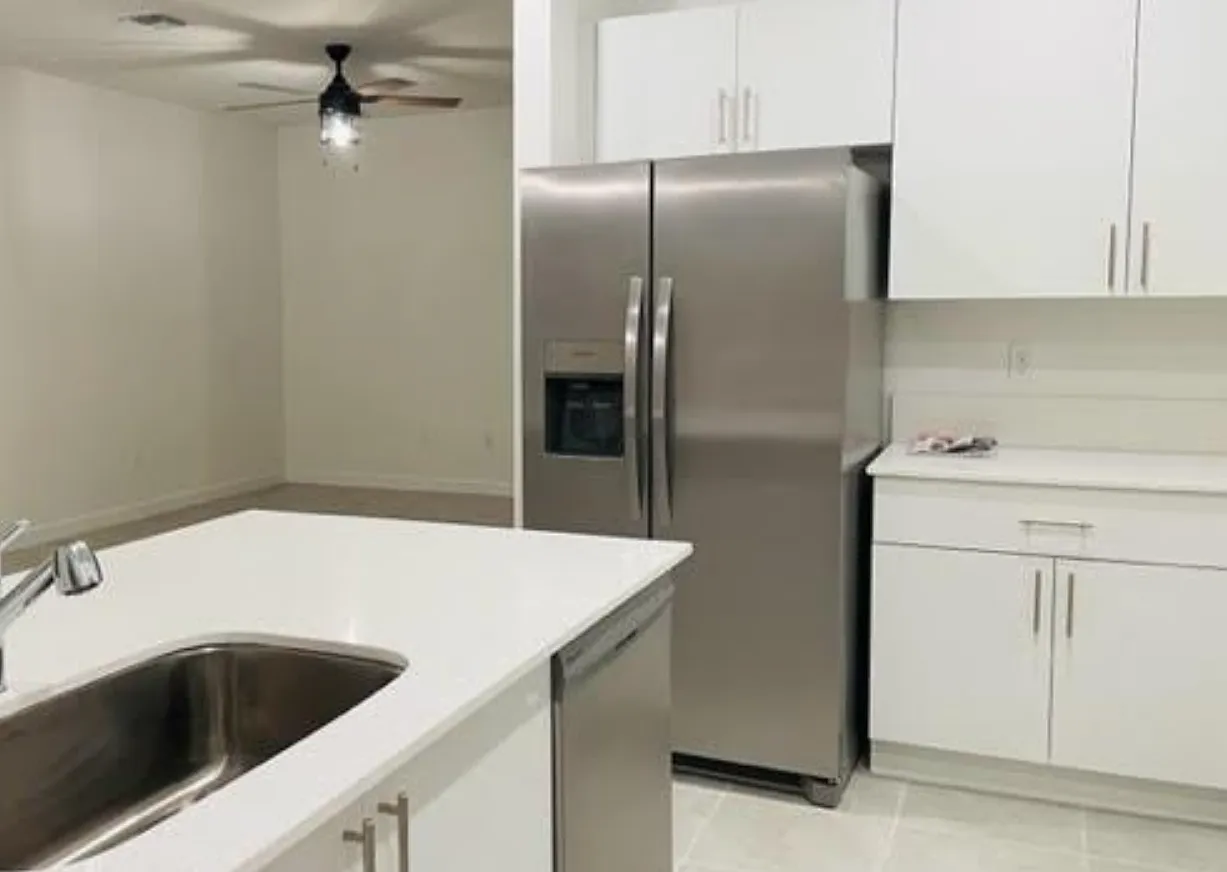 3 bed, 1888 sqft, $3,400 — Photo 2