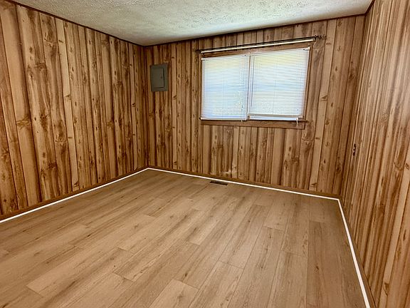 5th image of 255 Pace Rd