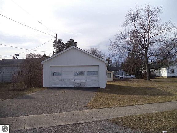 3rd image of 284 N Burgess St