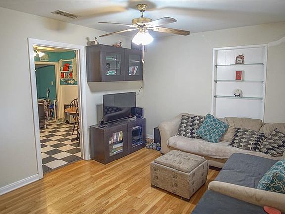 3rd image of 712 Barbara Dr