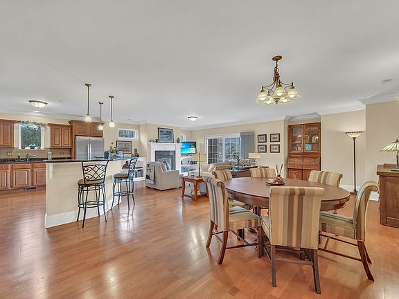 2nd image of 405 Pierce Rd #301