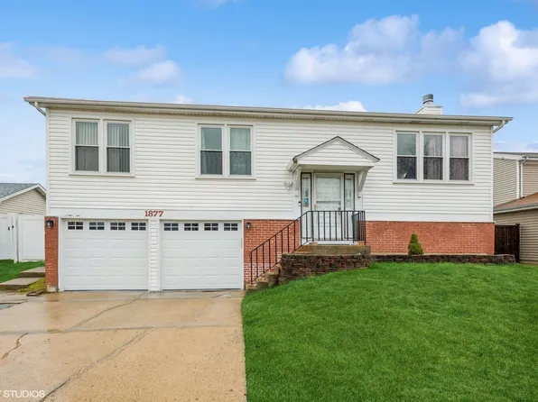 1877 Scarboro Dr, Glendale Heights, IL 60139