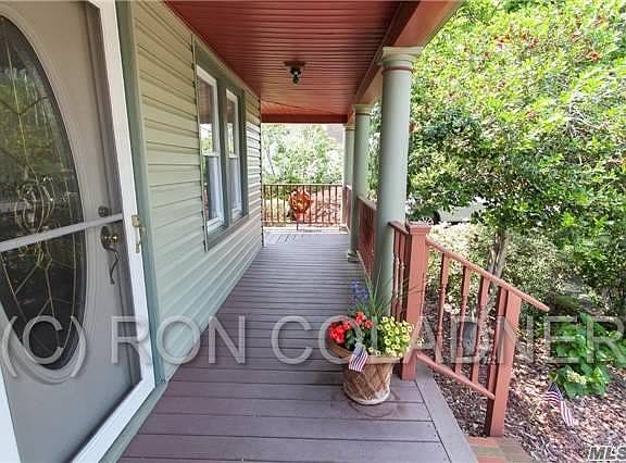 3rd image of 80 Davison Ave