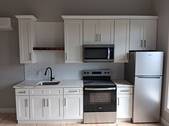 3rd image of 329 N Mulberry St #9