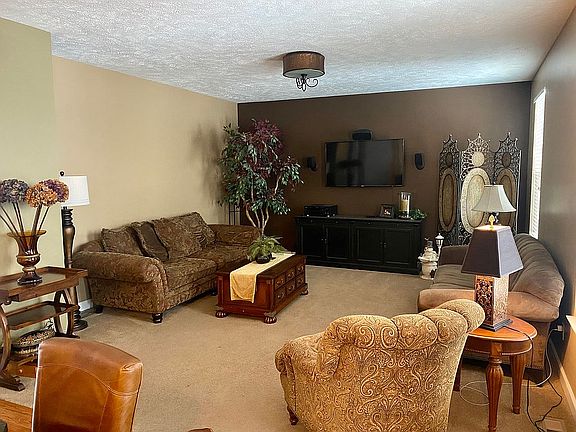 2nd image of 4067 Appleridge Ln