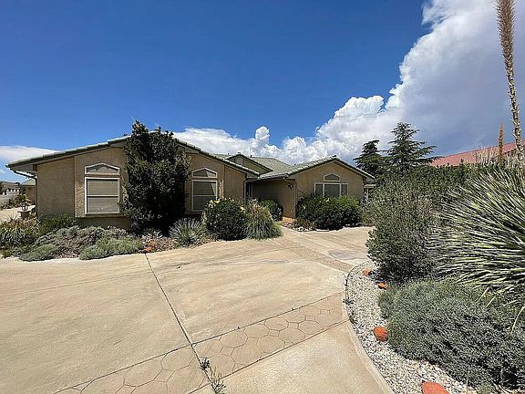 2nd image of 2010 S Angell Heights Dr