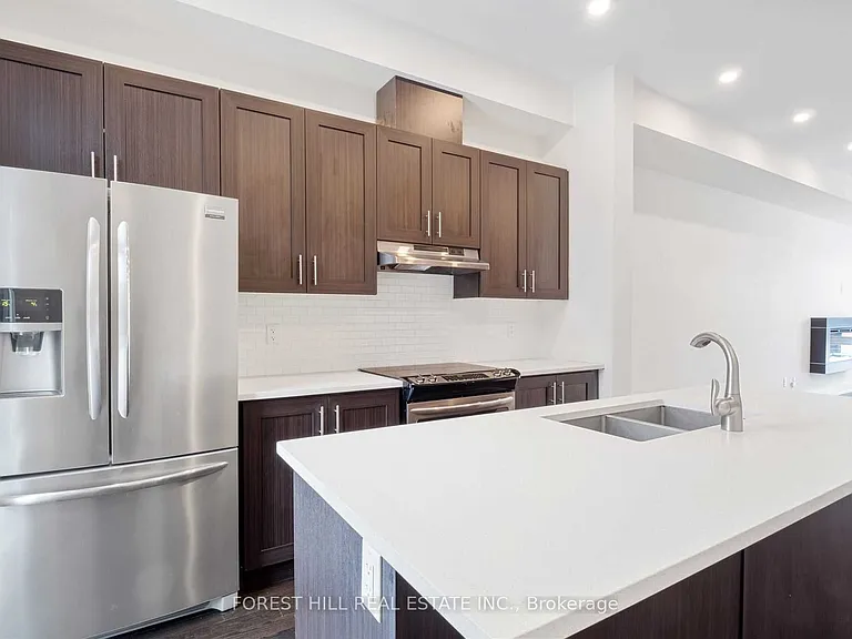 9144 Bathurst St — Photo 15