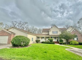 995 Bode Rd, Elgin, IL 60120