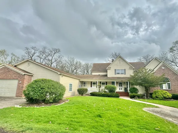 995 Bode Rd, Elgin, IL 60120