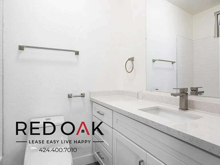 479 E 49th St #481-1/4 — Photo 13