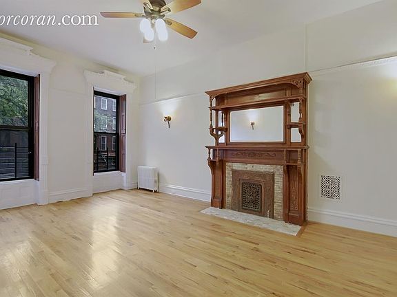 3rd image of 686 Putnam Ave #1