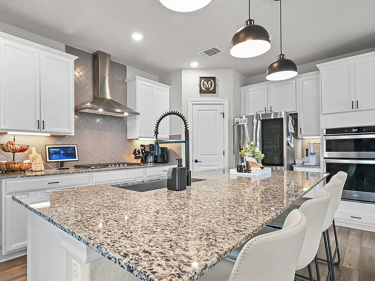 210 Purple Heart Dr — Photo 12